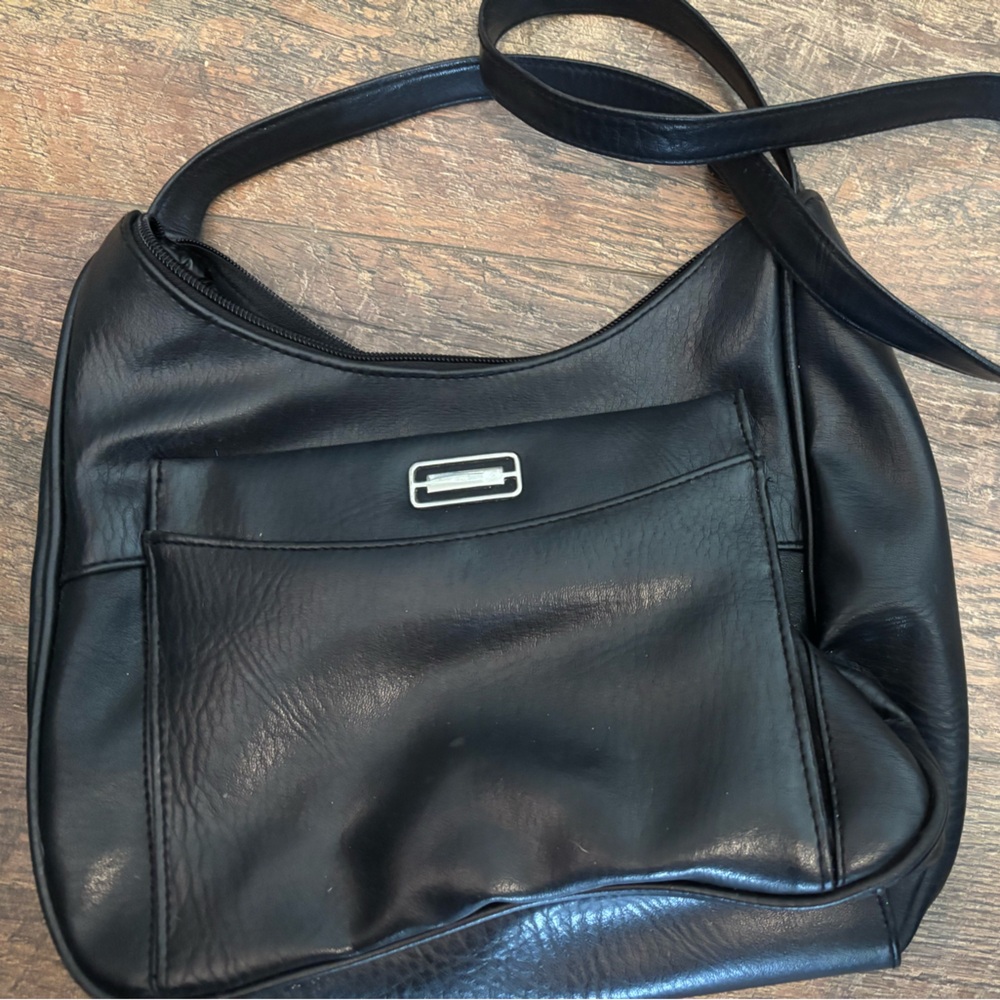 Elegant Black Leather Shoulder Bag